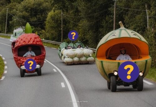 Quelle marque s’est de nouveau fait remarquer dans la caravane du Tour de France 2025 avec des voitures en forme de melon, de fraise ou de botte de poireaux ? 