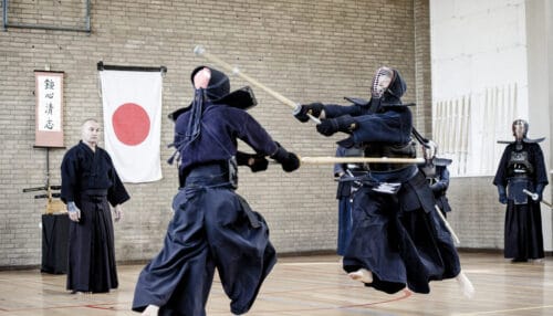 Le taekwondo est un art martial qui se pratique avec des sabres en bambou. Vrai ou faux ? 
