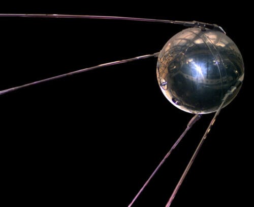 Quel est le nom de ce satellite artificiel ? 