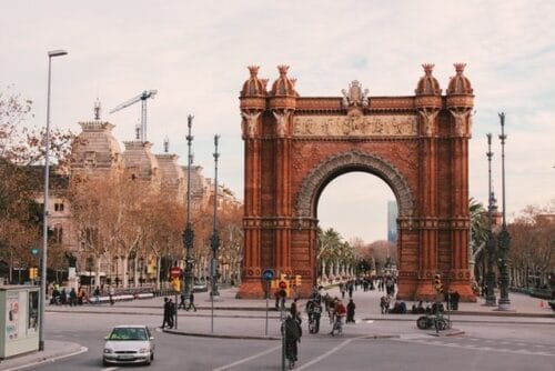 Dans quelle ville du monde peut-on observer cet Arc de Triomphe ? 