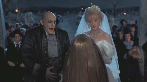 Quel est le nom en français du film sur la Famille Addams sorti en 1993 ? 