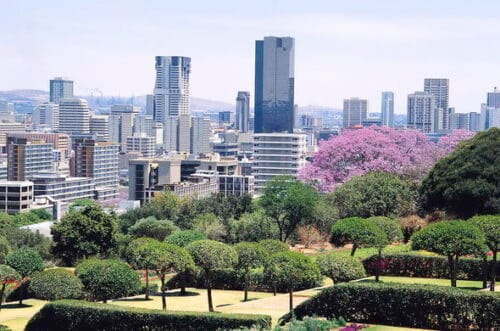 Quelle ville d'Afrique du Sud est considérée comme la capitale des Afrikaners (Sud-africains blancs) ? 