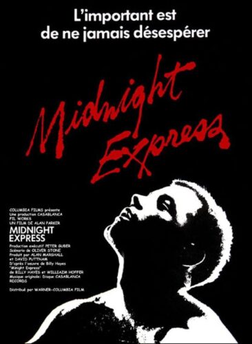 Dans le film Midnight Express de 1978, pour quelle raison Billy Hayes est-il condamné à 30 ans de prison par la justice turque ? 