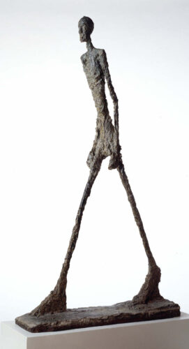 À quel célèbre artiste doit-on la sculpture nommée “L’homme qui marche” de 1960 ? 