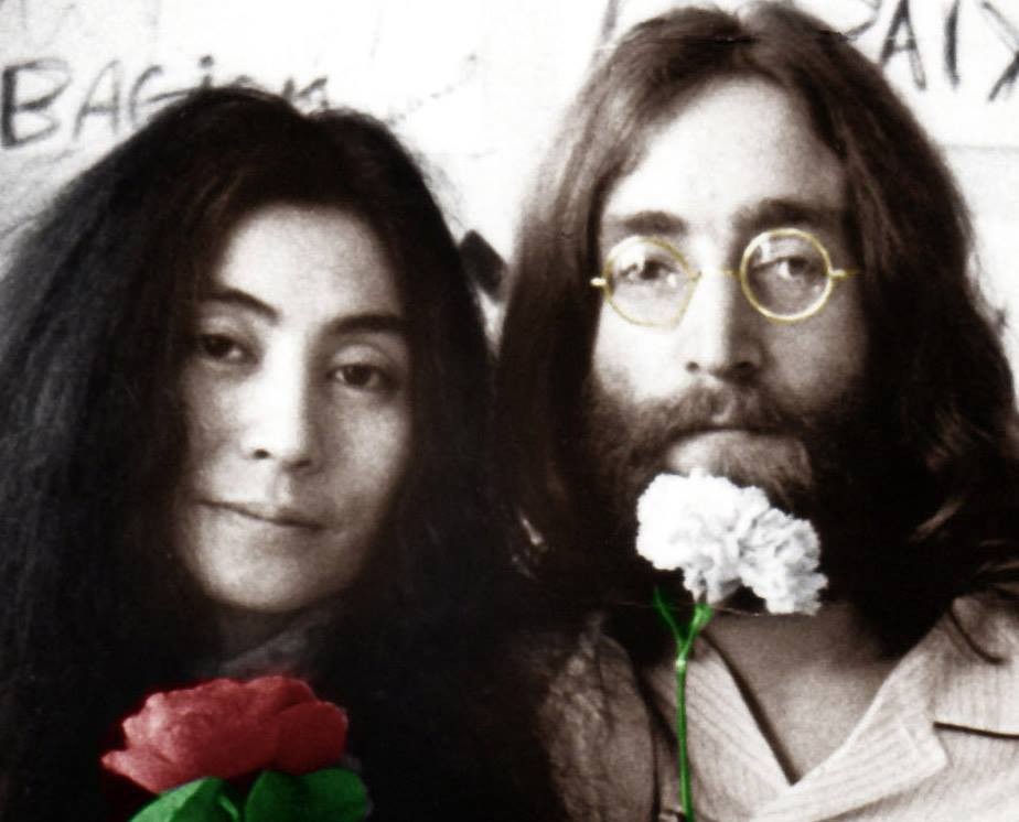 Quel artiste du XXe siècle s’était marié à la plasticienne Yoko Ono ? 