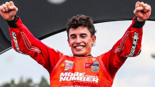 Quel est le nom de ce pilote de moto en photo ? 