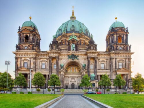 Dans quelle ville d'Europe peut-on voir cette cathédrale ? 
