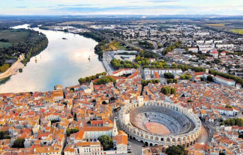 Quelle ville française est associée à cette vue aérienne ? 