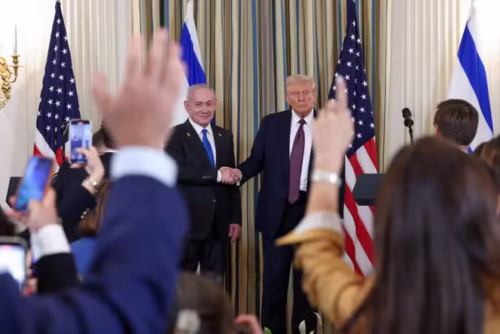 Combien de détenus palestiniens ont été libérés par Israël suite à la signature du plan de paix pour Gaza en octobre 2025 ? 