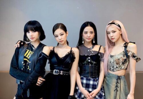 Quel groupe de K-Pop très populaire est composé de Rosé, Jennie, Jisoo et Lisa ? 