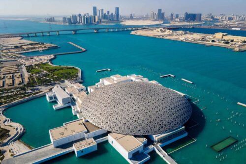 Quel artiste français a imaginé le design du musée du Louvre d’Abu Dhabi inauguré en 2017 ? 