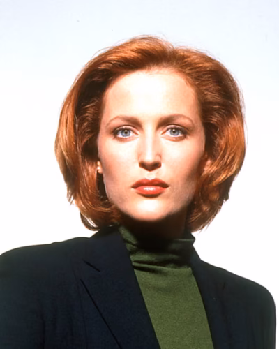 Quel est le nom de cette actrice notamment connue pour son rôle dans la série TV The X-Files ? 