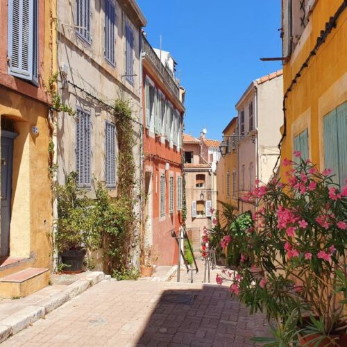 Quel est le nom du quartier historique de la ville de Marseille ? 