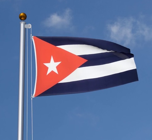 Quelle est la capitale du pays associé au drapeau sur l'image ? 