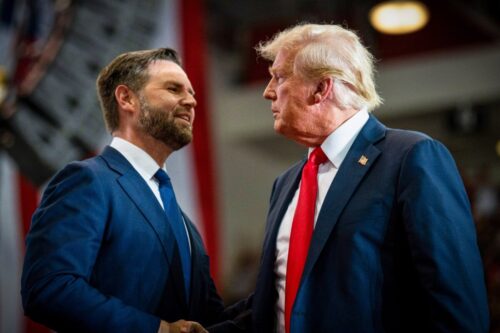 Quel est le nom du vice-président des États-Unis qui a prêté serment le 20 janvier 2025 aux côtés de Donald Trump ? 