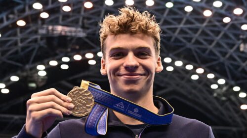 Combien de médailles au total le nageur Léon Marchand a-t-il remporté lors des championnats du monde de natation en 2025 ? 