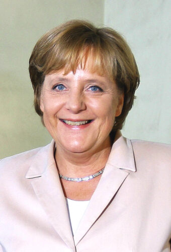 Élue en 2005, combien de temps Angela Merkel est-elle restée chancelière de l’Allemagne ? 