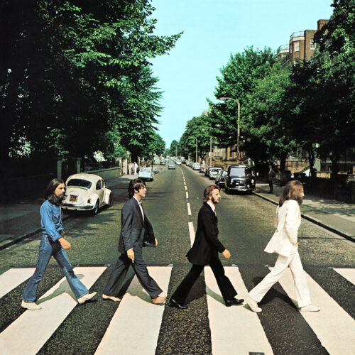 Dans quelle ville britannique se situe Abbey Road, rue rendue célèbre par une pochette d’album des Beatles ? 