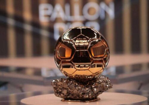 Diego Maradona n’a jamais reçu le trophée du Ballon d’Or. Vrai ou faux ? 