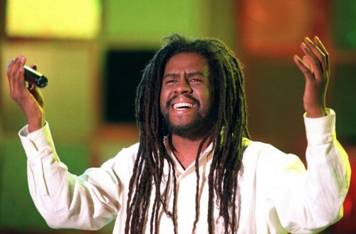 Laquelle de ces chansons de 1994 est un tube du chanteur Tonton David ? 