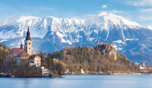 Parmi ces propositions, laquelle désigne une ville slovène située dans les Alpes ? 