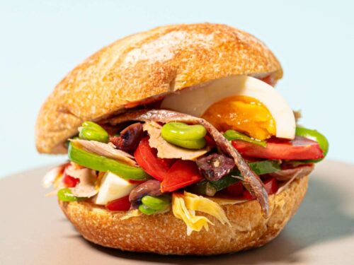 De quelle ville française du Sud-Est est originaire le pan bagnat ? 