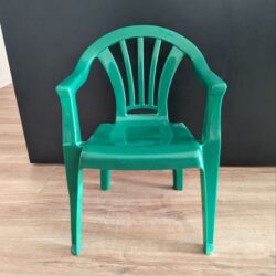 Une chaise de jardin 