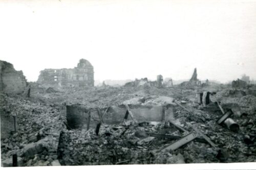 Qui a principalement bombardé et détruit une partie de la ville du Havre durant la Seconde Guerre mondiale ? 