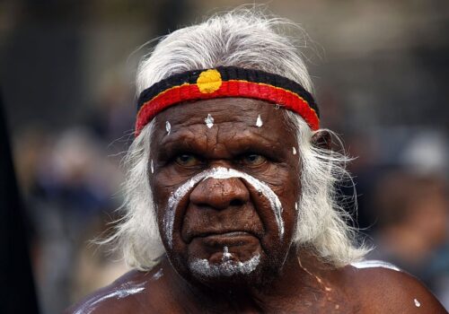 Quel instrument à vent est indissociable de la musique traditionnelle aborigène australienne ? 