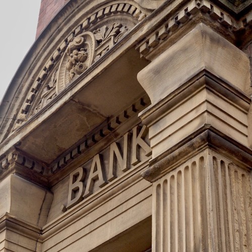 À partir de quelle année en France les femmes mariées ont-elles pu ouvrir un compte bancaire sans l'autorisation de leur mari ? 