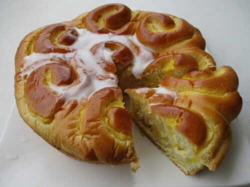 Quel est le nom de cette viennoiserie typiquement alsacienne ? 