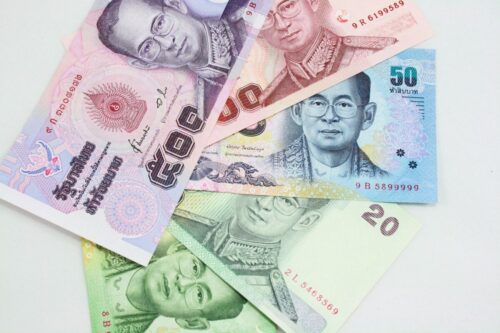 Quel pays est associé à la monnaie en photo ? 