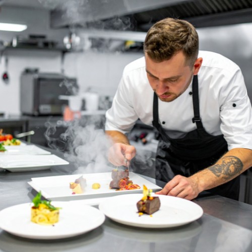 Quel est le nombre d’étoiles attribuées au maximum à un établissement par le guide Michelin ? 
