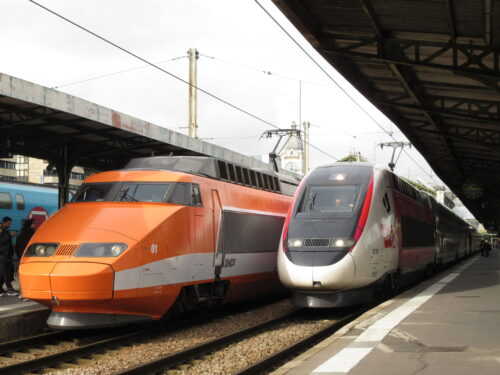 En quelle année la première ligne de TGV de France, reliant Paris à Lyon a-t-elle été inaugurée ? 