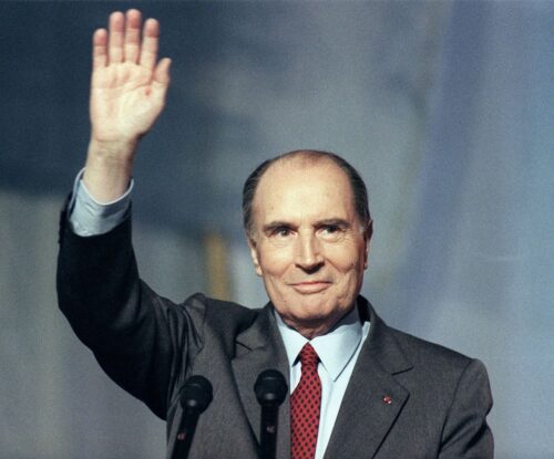François Mitterrand fut le dernier président élu avec un mandat de sept ans. Vrai ou faux ? 