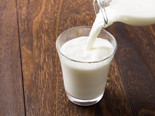 Quel pourcentage d’eau y a-t-il dans le lait entier ? 