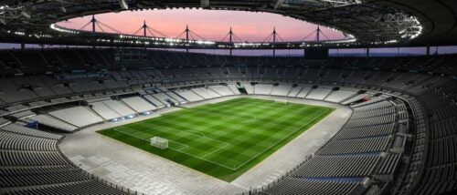 En quelle année, le Stade de France localisé à Saint-Denis (93) a-t-il été inauguré ? 
