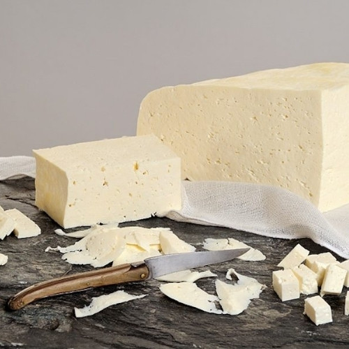 La recette traditionnelle de l’aligot utilise de la tome fraîche du Larzac. Vrai ou faux ? 