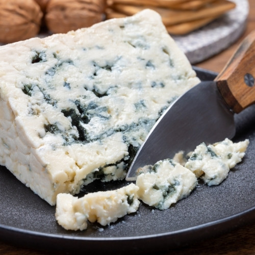 Le roquefort est un fromage élaboré avec du lait de brebis. Vrai ou faux ? 