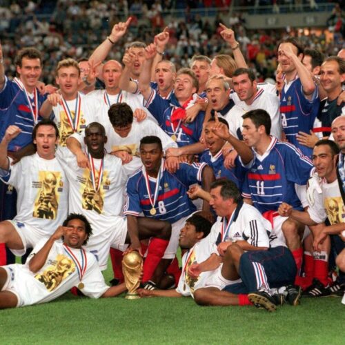 Quel joueur de foot était le capitaine de l’équipe de France lors de la Coupe du Monde 1998 ? 