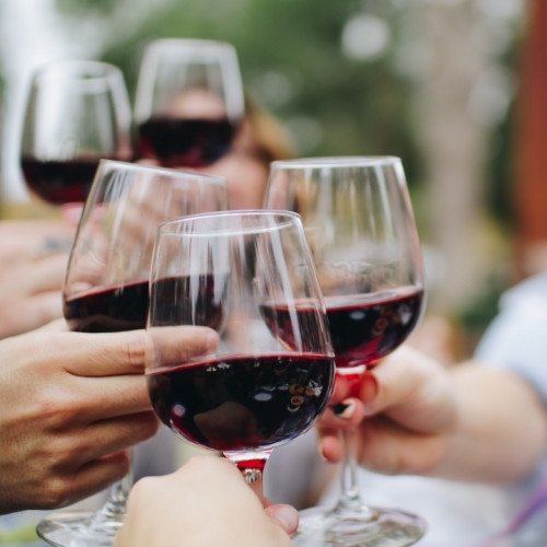 Le Beaujolais nouveau est traditionnellement mis en vente le troisième jeudi du mois de novembre. Vrai ou faux ? 