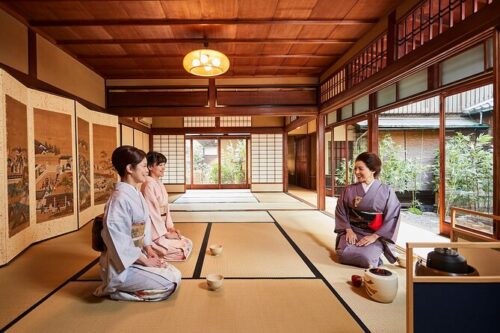 Quel thé est au centre de la tradition japonaise de la cérémonie du thé ? 