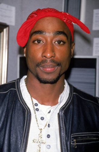 Quel est le nom de ce rappeur américain assassiné en 1996 et considéré comme l’un des meilleurs rappeurs de tous les temps ? 