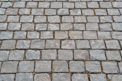 Une Rue Pavée d'Andouilles existe en France. Vrai ou faux ? 