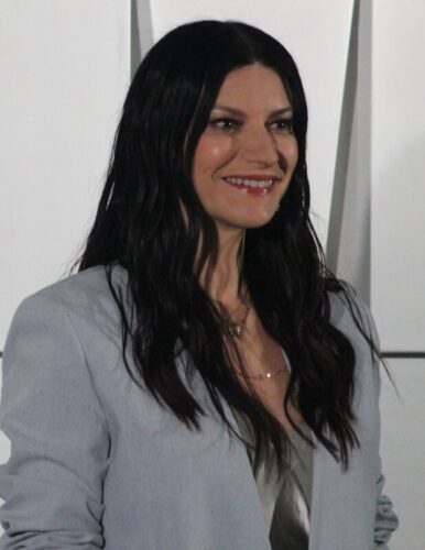 Avec quelle chanson l’italienne Laura Pausini fait-elle un duo avec Hélène Ségara ? 