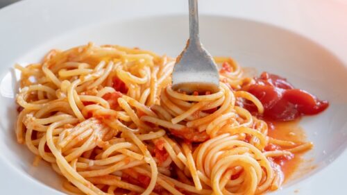 Quel genre cinématographique commençant par un W est associé au mot spaghetti ? 
