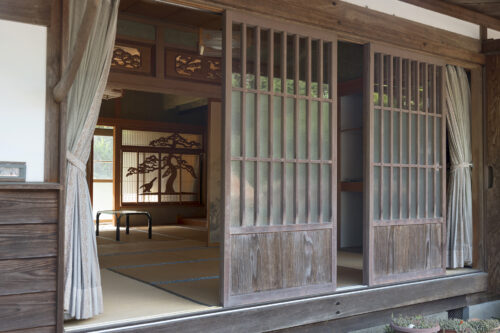 Quel nom désigne la maison traditionnelle japonaise du peuple ? 