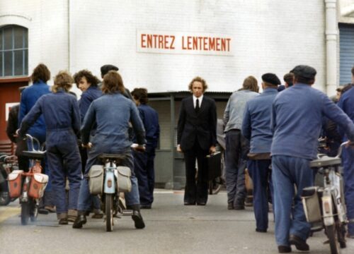 Dans le film “Je sais rien, mais je dirai tout”, de 1973, quel grand acteur a interprété le père de Pierre Gastié-Leroy joué par Pierre Richard ? 