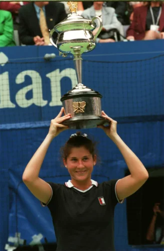 Quel est le nom de cette joueuse de tennis ? 