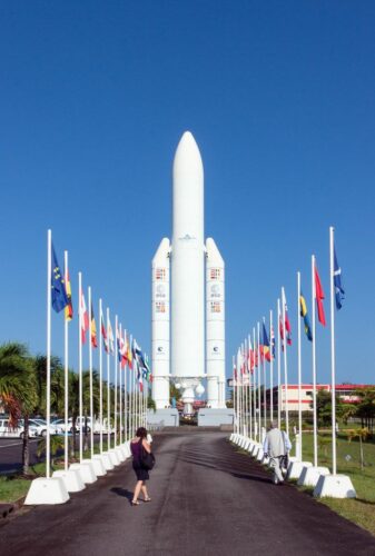 De quel territoire d’outre-mer la fusée spatiale Ariane décolle-t-elle ? 